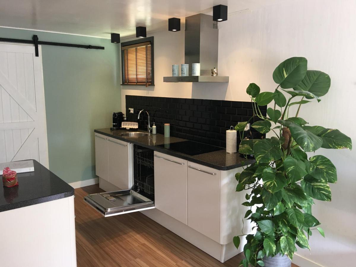 Annadora Beach House - Private Parking ซานด์โวร์ต ภายนอก รูปภาพ